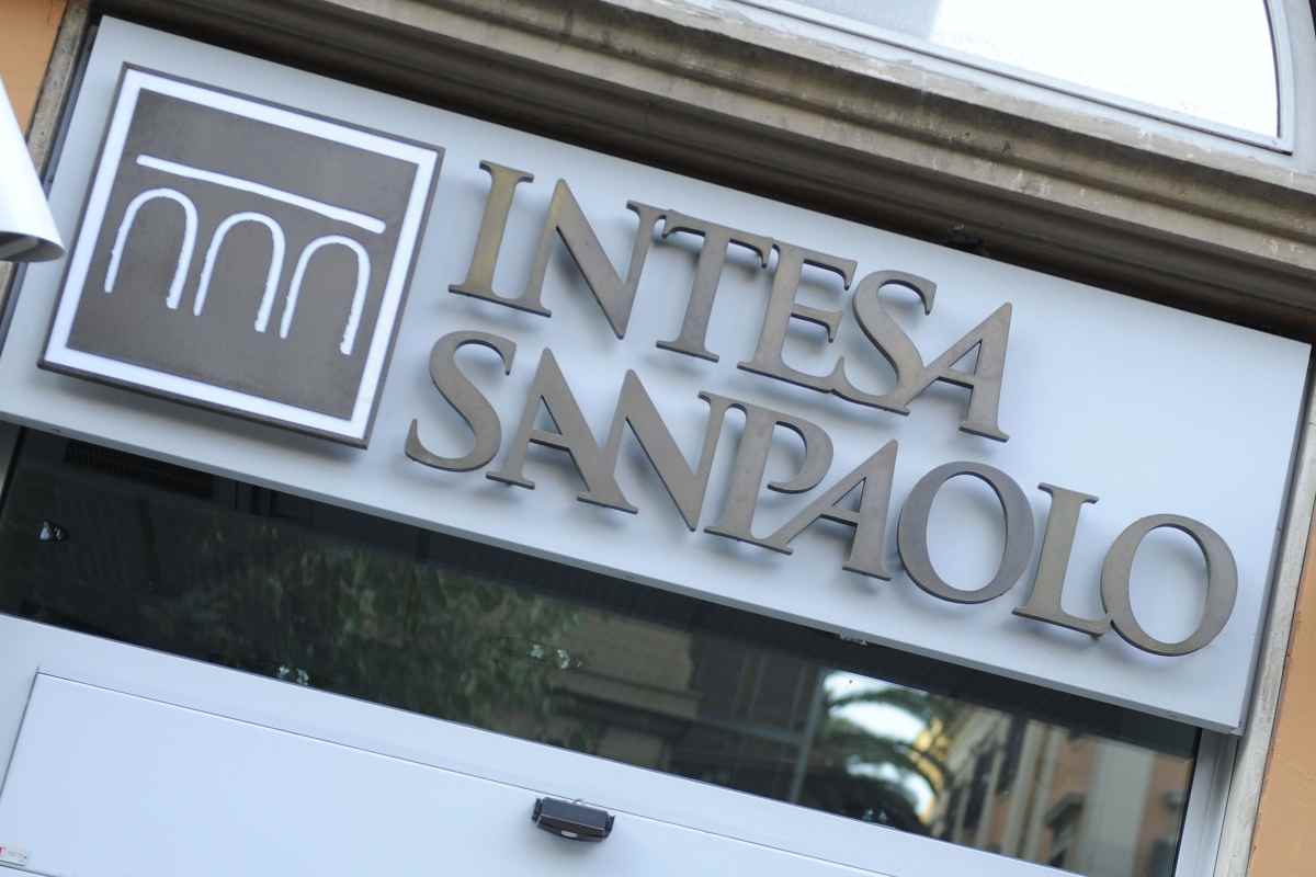 Prelievo bancomat Intesa San Paolo