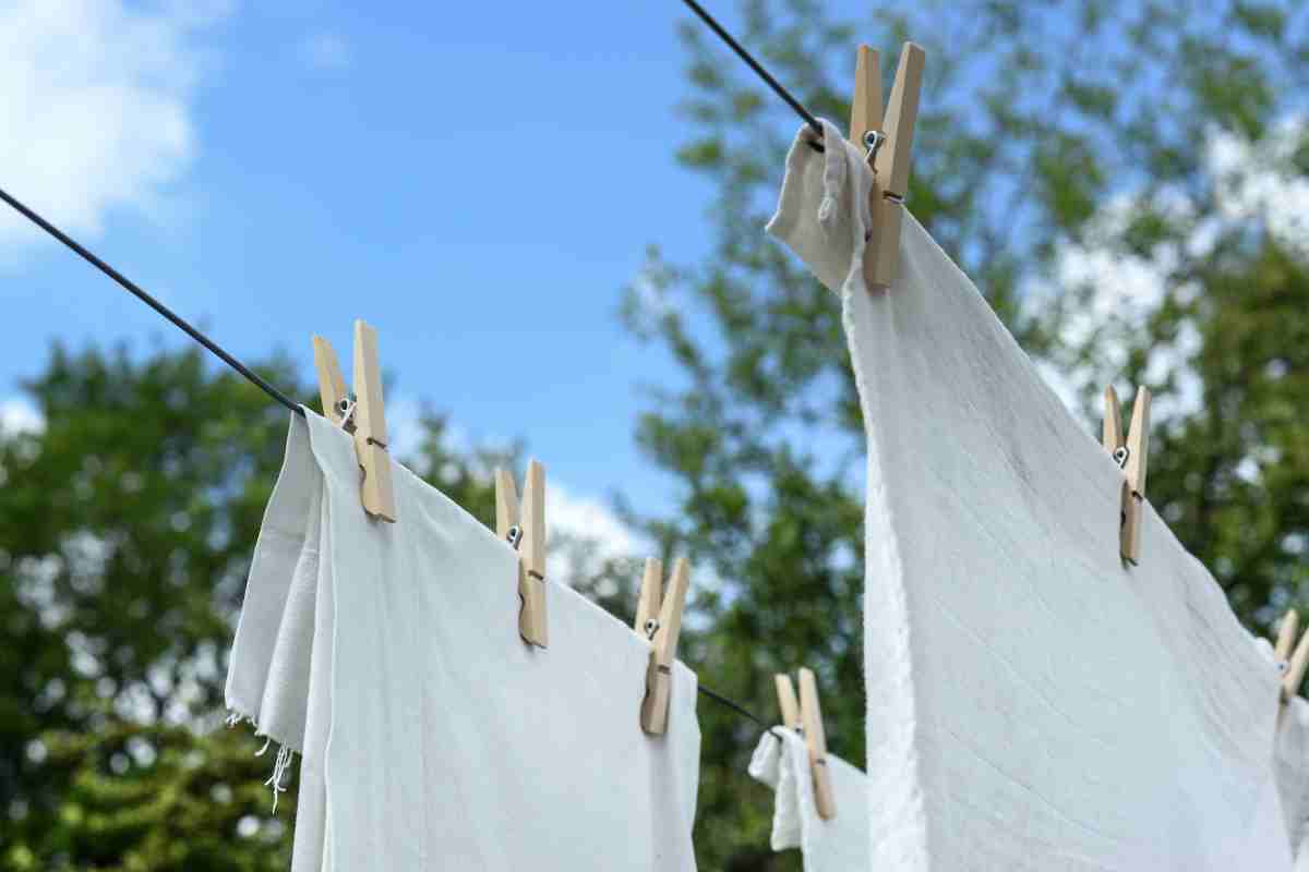 Bucato, perché non stenderlo in bagno